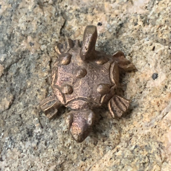 Artesian Metal Turtle Pendant Necklace Jewelry - Picture 4 of 10